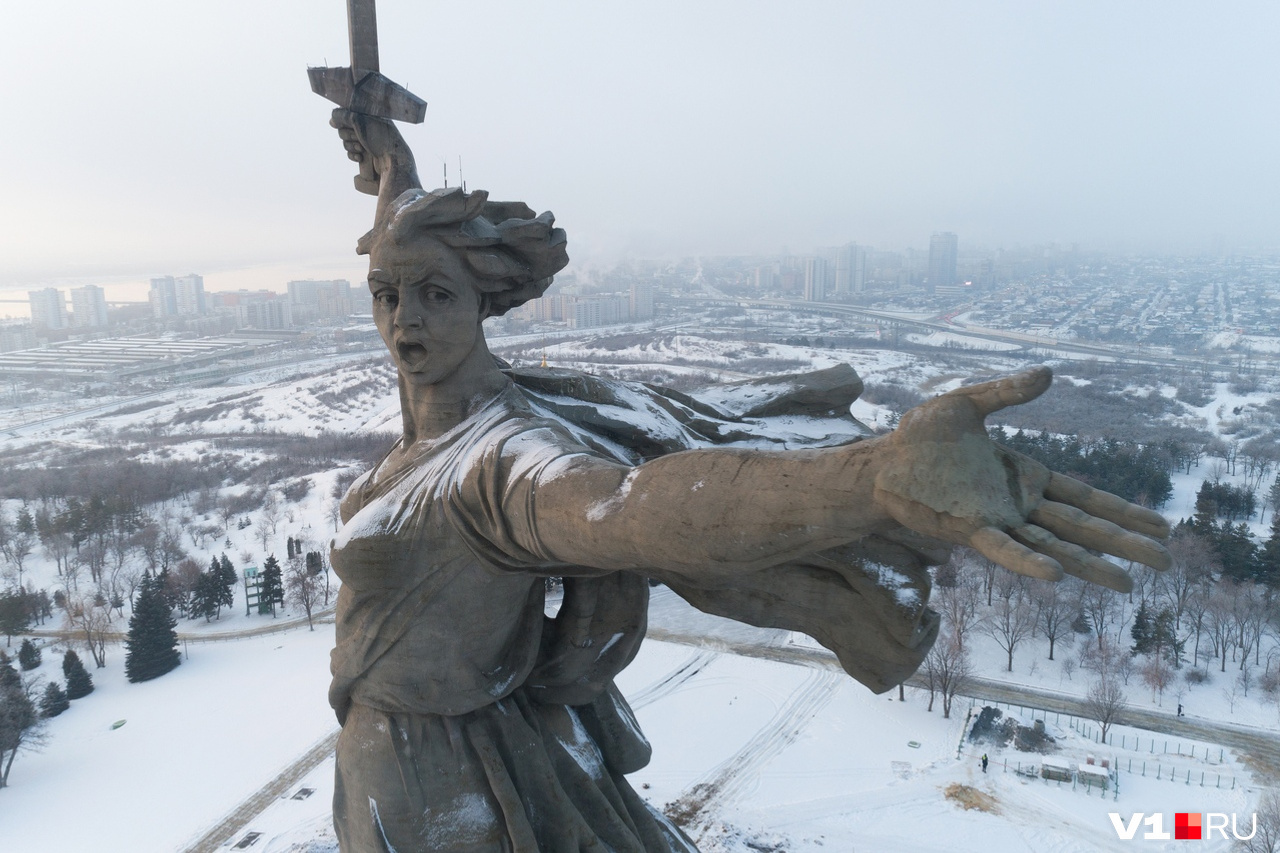 фото статуи свободы в волгограде