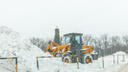 Коммунальные службы Самары продлили смену рабочим, чтобы справиться с последствиями снегопада
