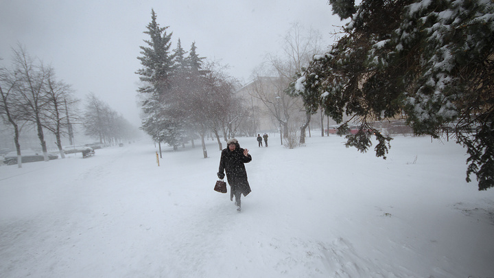Зима вернулась: на Челябинск надвигаются сильный ветер и снег
