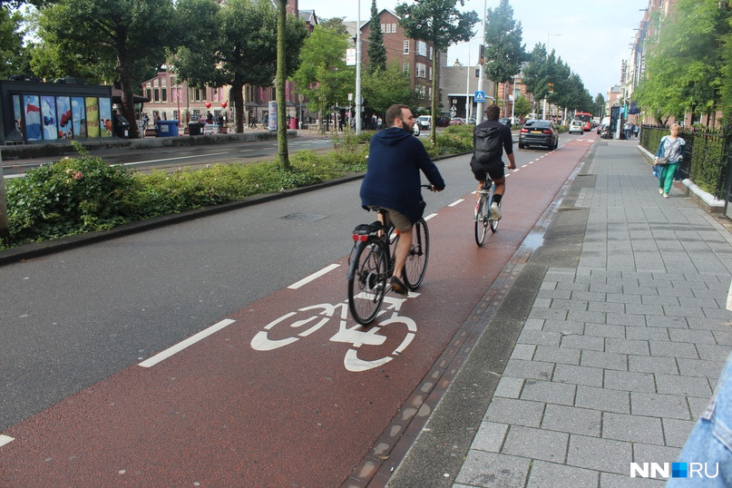 45% всех амстердамцев используют велосипед каждый день для поездок на работу