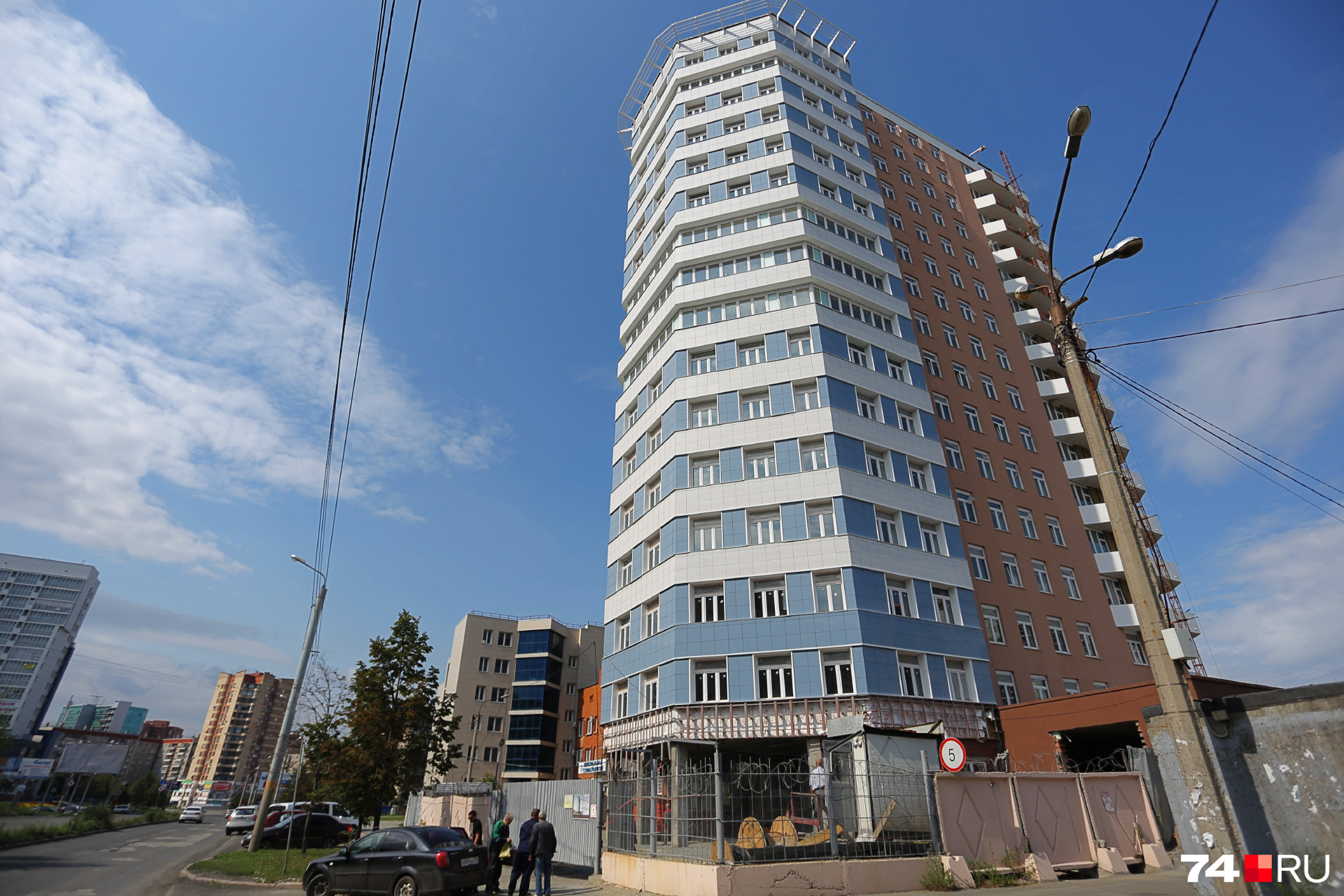 На Курчатова, 28 достроили гостиницу, которую после саммитов превратят в офисный центр