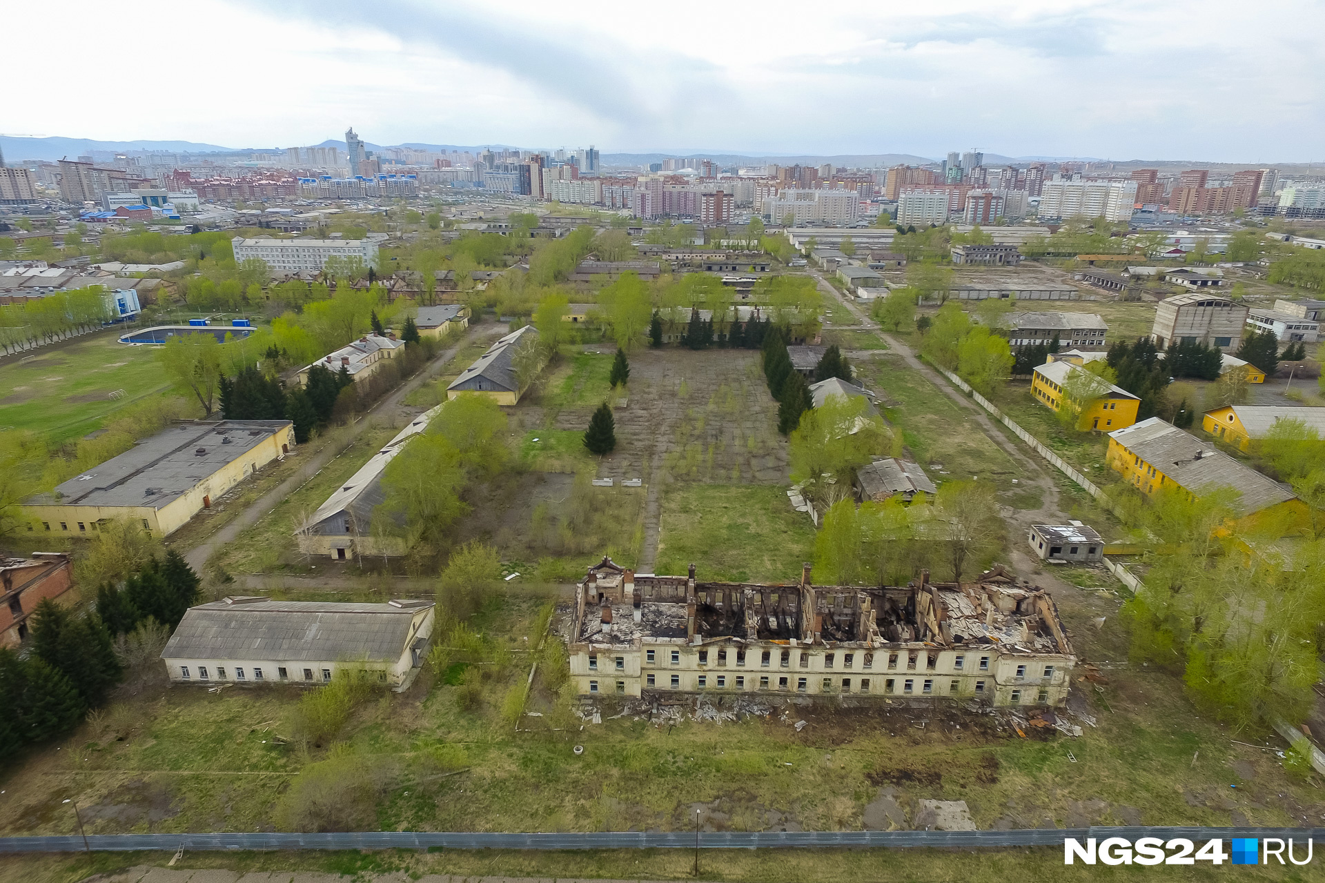 В ч г красноярска. Военный городок Красноярск. Военный городок на Малиновского в Красноярске. Красноярск улица Малиновского казармы. Застройка военного городка Красноярск.