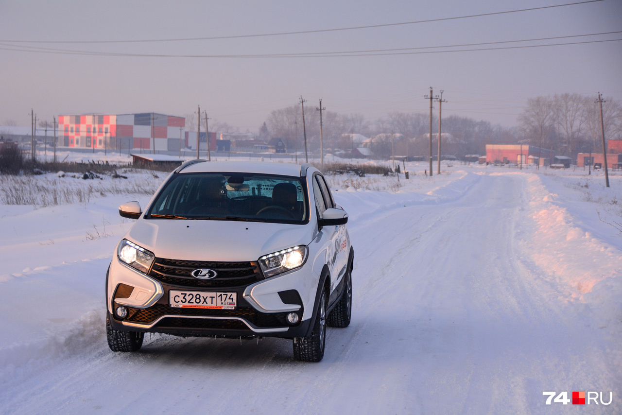 Управляемость XRAY Cross напоминает Lada Vesta, но он более вёрткий Управляемость XRAY Cross напоминает Lada Vesta, но он более вёрткий