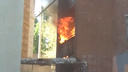 Пламя захватило два балкона: пожар напротив роддома на Дыбенко в Самаре