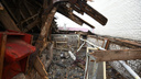 Застройщик оплатит ремонт крыши ростовской хрущевки, на которую упала стена долгостроя
