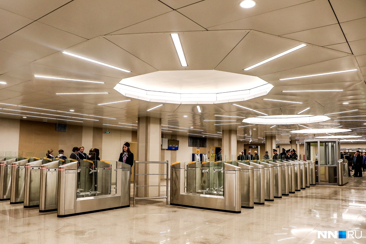 Станция метро «Стрелка» рассчитана на большой поток пассажиров и она должна справиться со своей задачей