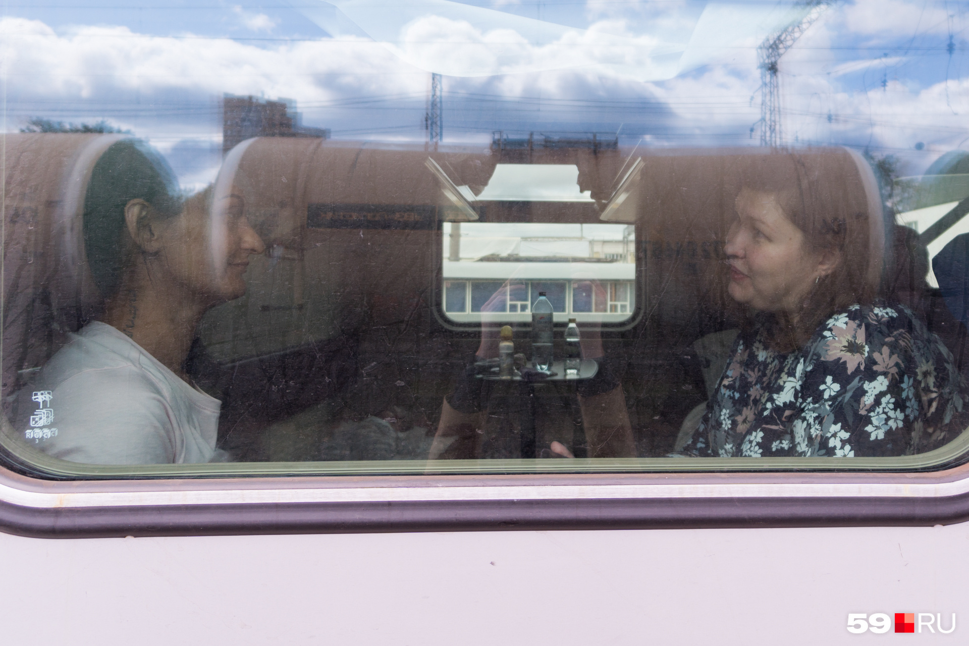 Семья ездит в Екатеринбург на поезде. Там Тимур может простудиться. Чтобы это не привело к страшным последствиям, мальчику нужны откашливатель и аспиратор