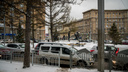 Теперь не подойти: в центре Новосибирска убрали переход к скульптуре с соболями