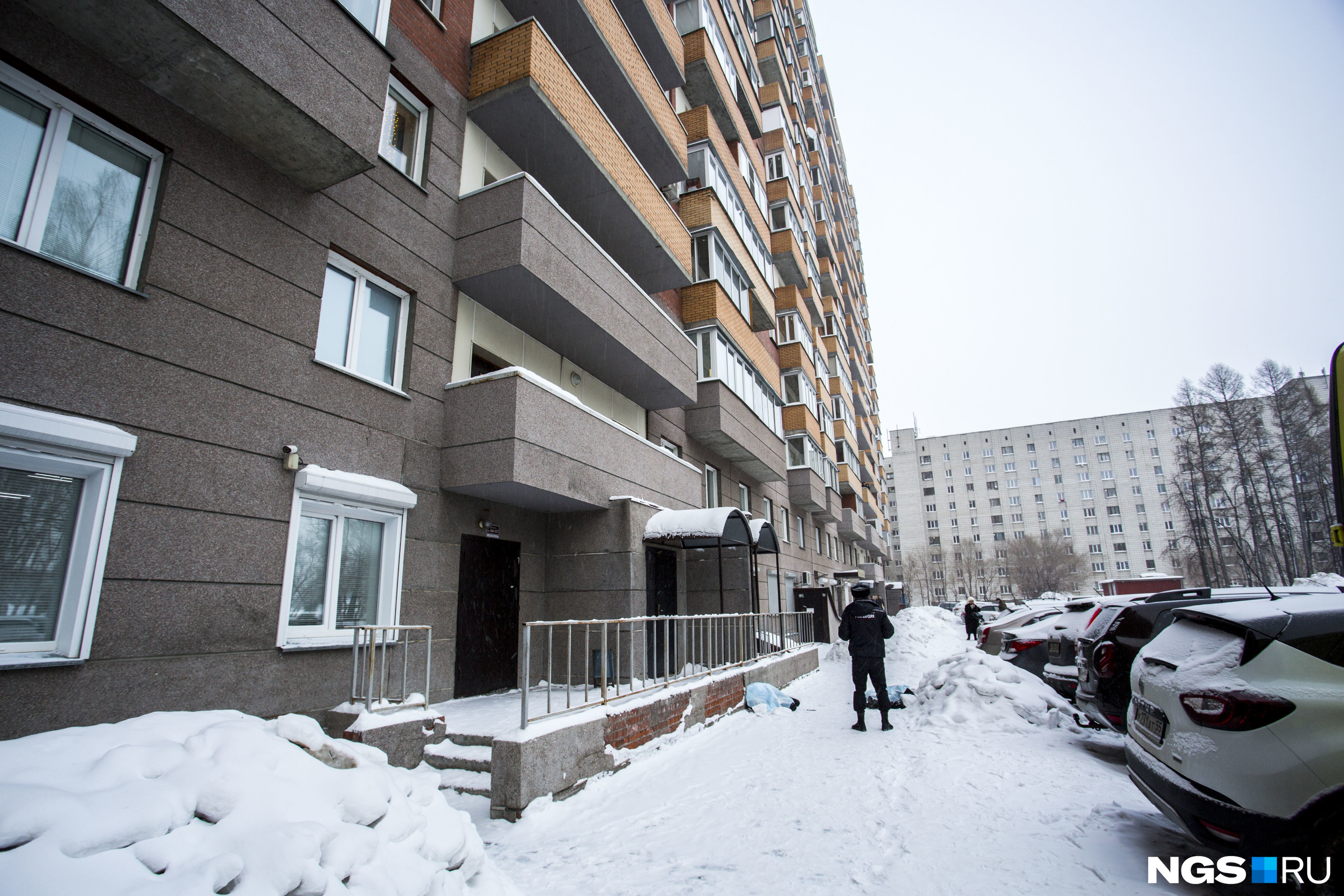 Полиция работала на месте происшествия до позднего вечера