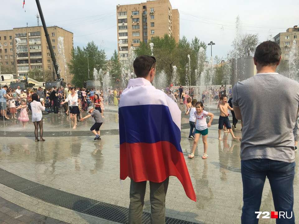 А как вы думаете, безопасно ли сейчас плескаться в фонтане? А как вы думаете, безопасно ли сейчас плескаться в фонтане?