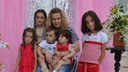 «Это был скачок напряжения»: дом семьи с пятью детьми дотла сгорел в Волжском