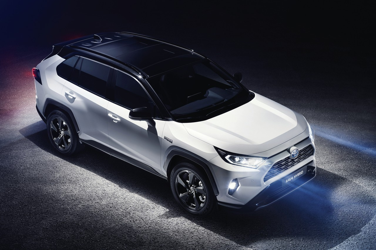 Дизайн новой RAV4 более агрессивен Дизайн новой RAV4 более агрессивен