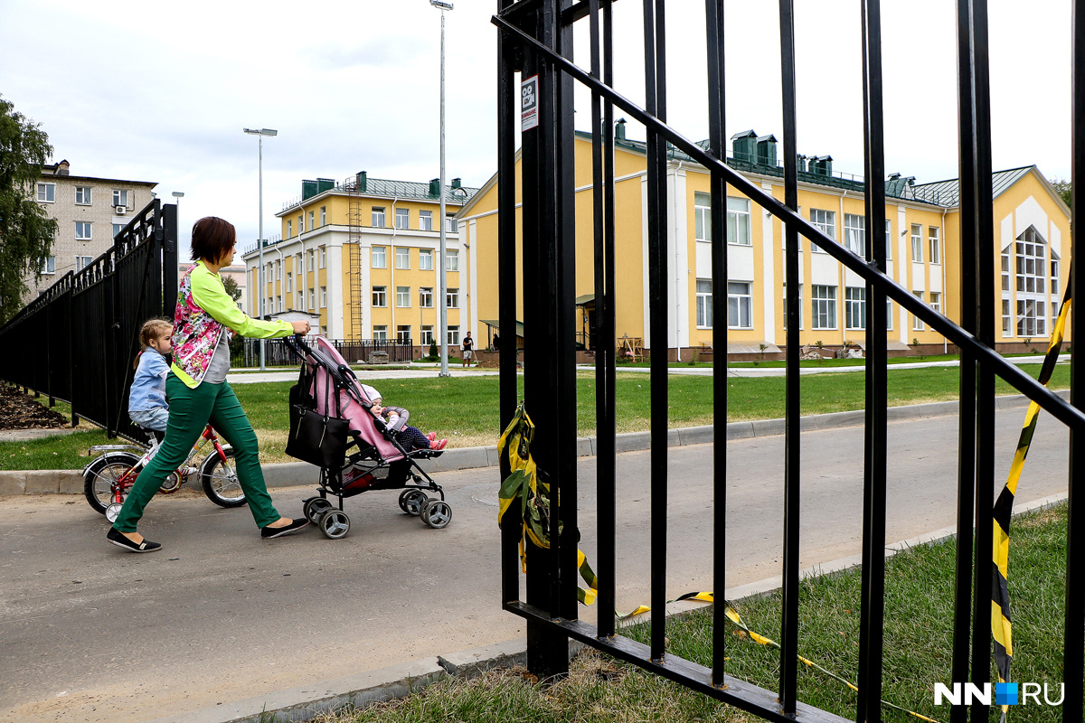Переулок действительно довольно оживленный Переулок действительно довольно оживленный