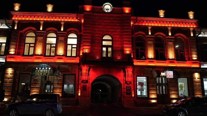 «Проспект красных фонарей»: красноярцы предложили переименовать Мира из-за новой подсветки