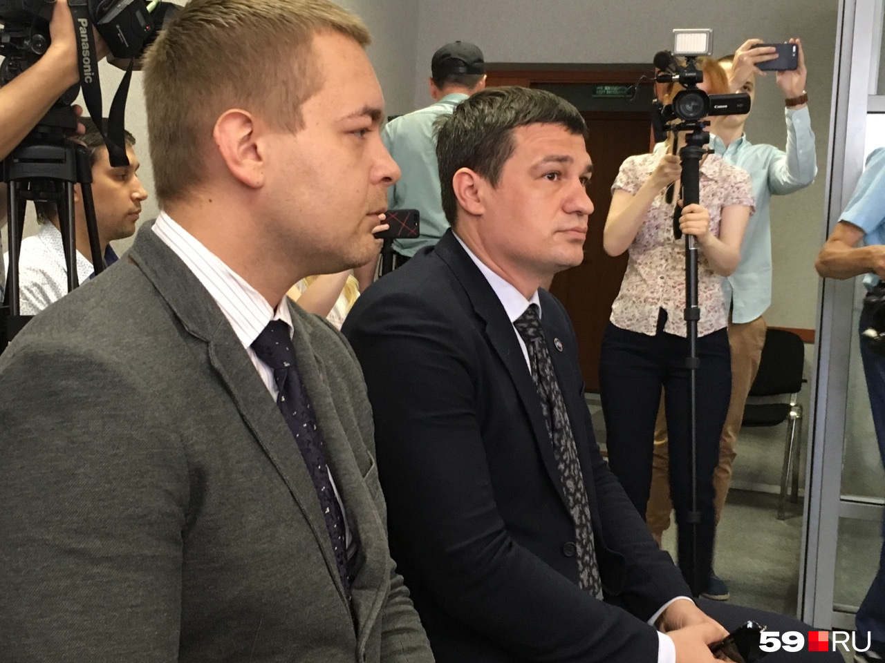 На прошлое заседание пришли только обвиняемые На прошлое заседание пришли только обвиняемые