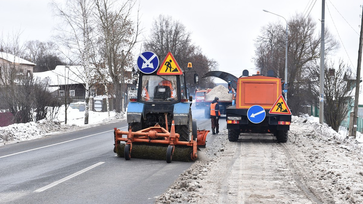 Ярославских водителей попросили не мешать и не ездить сегодня по федеральной трассе