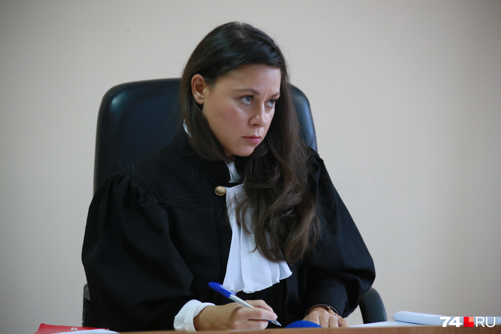 Судья доводы адвоката не приняла и постановила заочно арестовать Уфимцева Судья доводы адвоката не приняла и постановила заочно арестовать Уфимцева