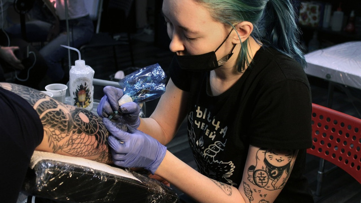 Екатеринбург через Instagram: смотрим профили тату-мастеров, которые за деньги делают людям больно