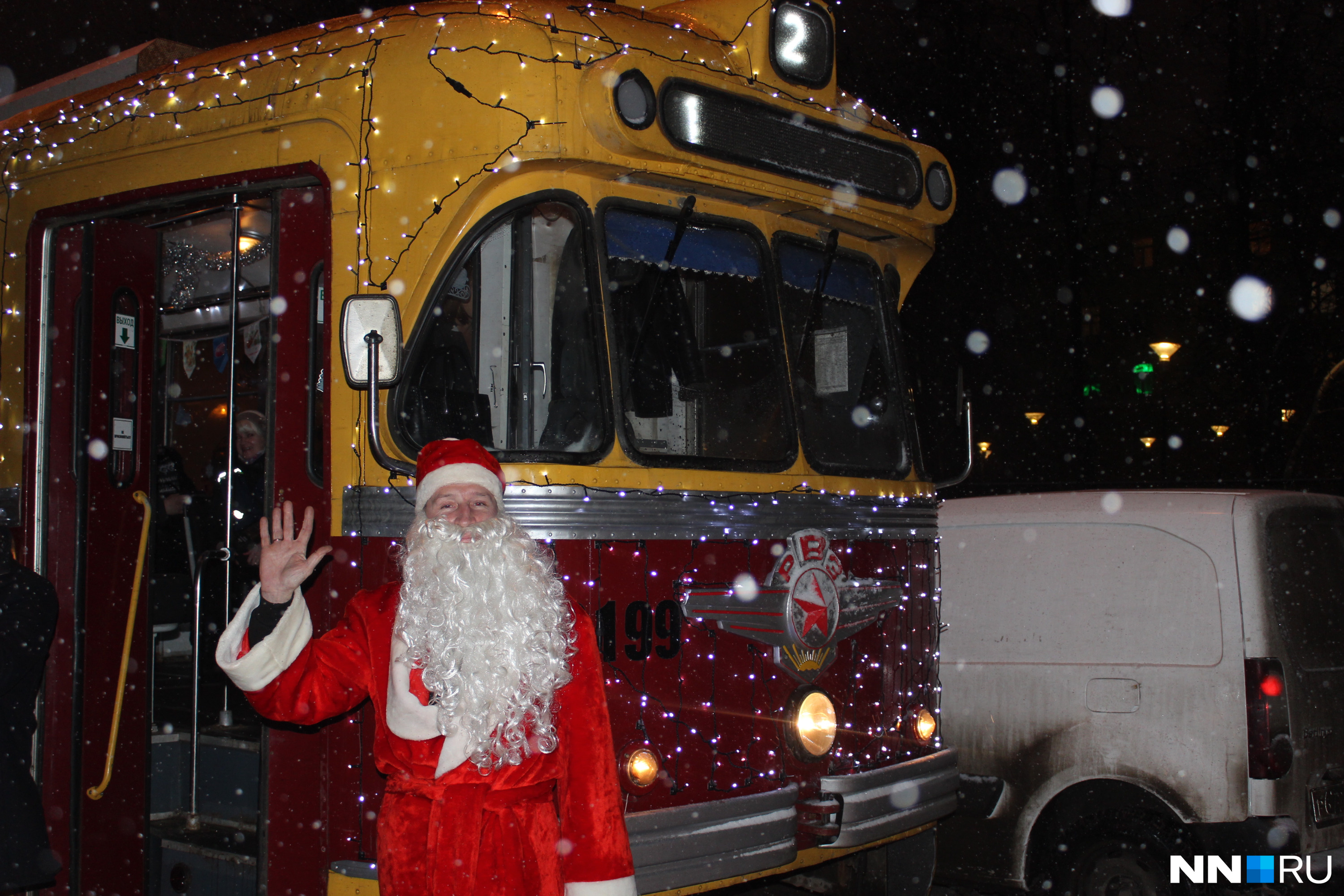 Прокатиться на единственном новогоднем трамвае в Нижнем Новгороде можно будет до конца января