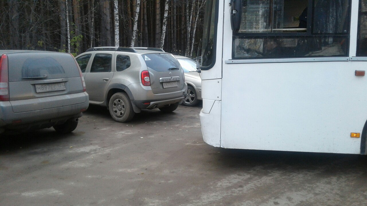 Фото запаркованной остановки возле Академии биатлона опубликовано в группе «Автохамы Красноярска». Фото запаркованной остановки возле Академии биатлона опубликовано в группе «Автохамы Красноярска».