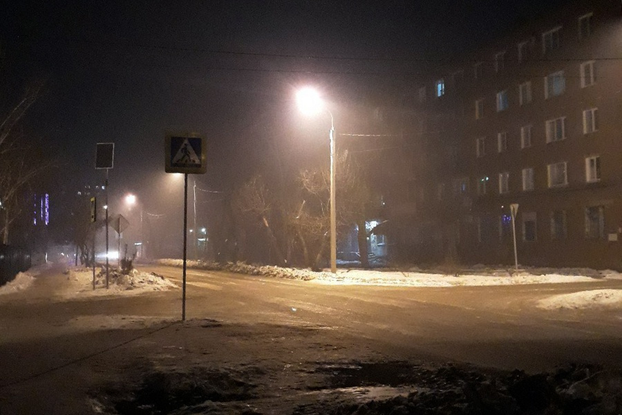 «На одежде запах остаётся, сейчас даже окно открыть невозможно», — жаловались омичи «На одежде запах остаётся, сейчас даже окно открыть невозможно», — жаловались омичи