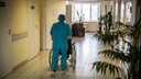 «Болезнь не остановишь»: репортаж из больницы, куда привозят умирать