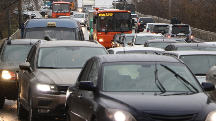 Пробки сковали центр Нижнего Новгорода