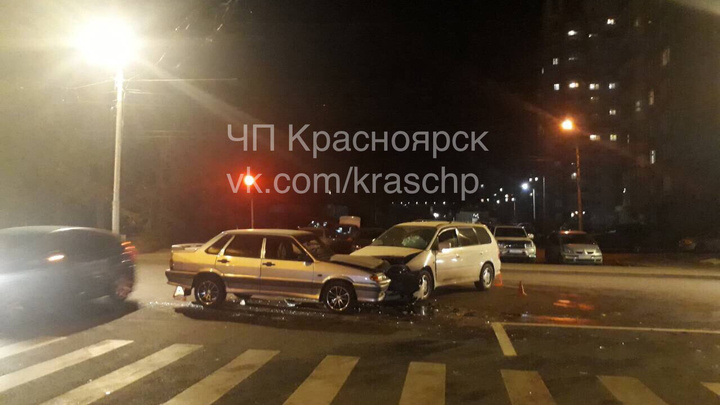 «Авария по старой схеме»: «Хонду» протаранили на повороте на недавно открытой развязке по Копылова