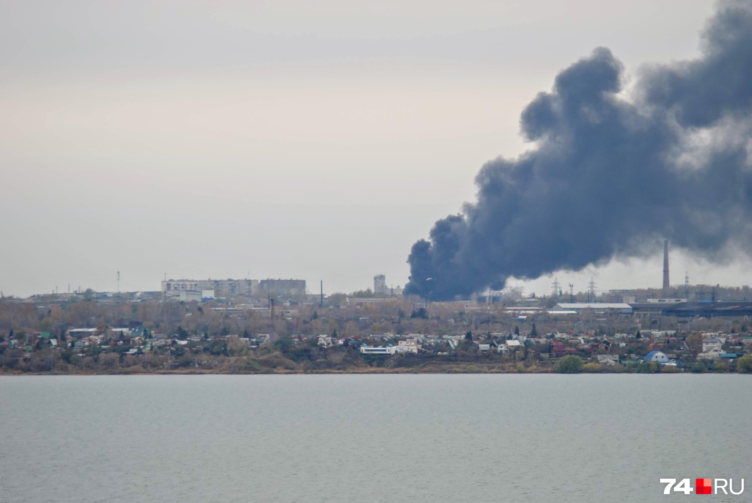 Пожар на челябинском заводе. Пожар АМЗ. АМЗ горит. Пожар на АМЗ 15 мая.