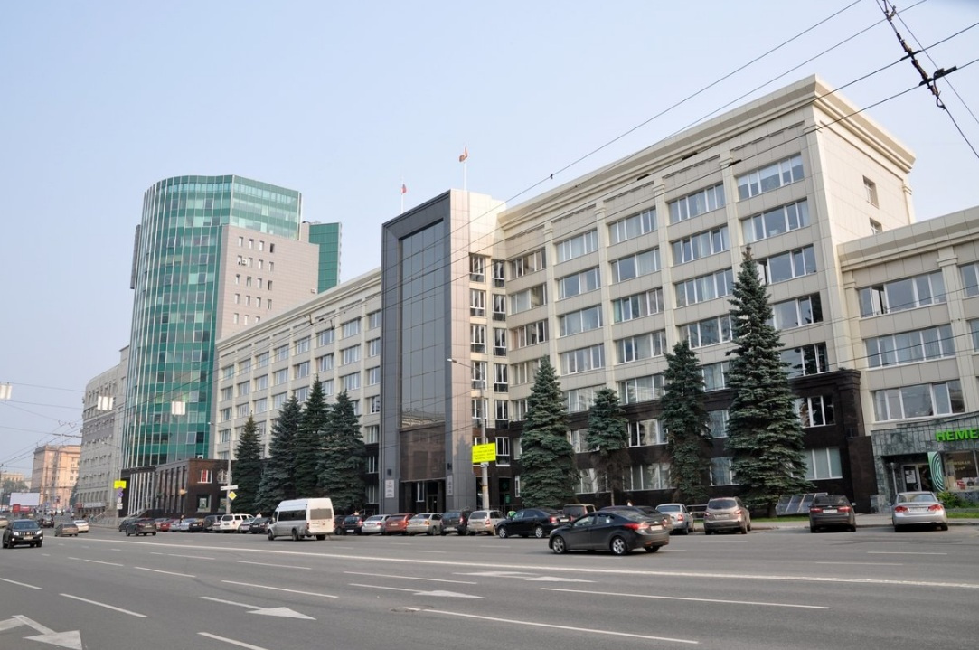 В этом здании находятся офисы около 50 организаций В этом здании находятся офисы около 50 организаций
