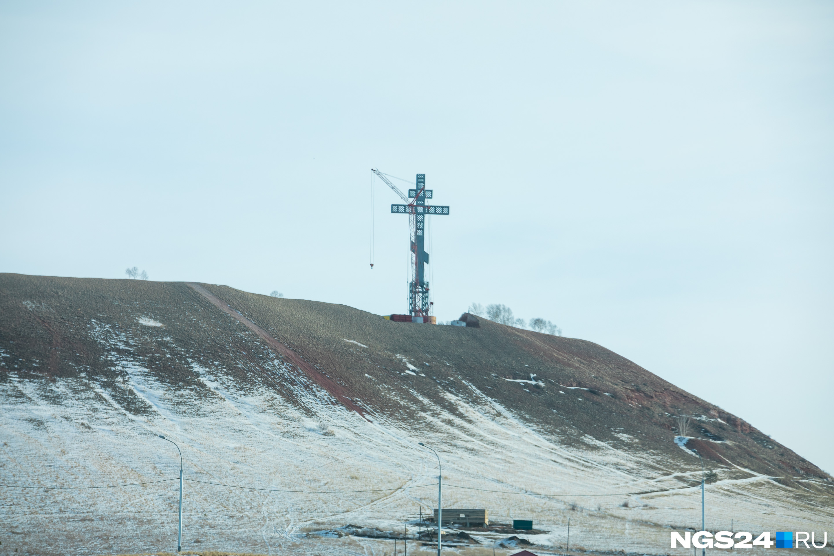 На Дрокинской горе возвели крест. А мы представили, <a href="https://ngs24.ru/text/gorod/2019/02/26/65994751/" target="_blank" class="_">что могло бы быть на его месте</a>.