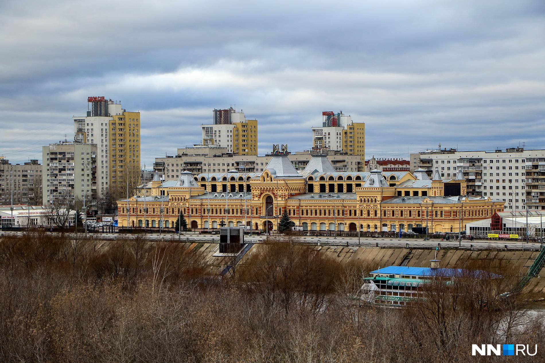 Величественное здание Нижегородской ярмарки Величественное здание Нижегородской ярмарки