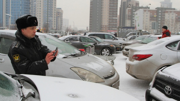Приставы арестовали автомобиль красноярца, задолжавшего банкам 3 миллиона