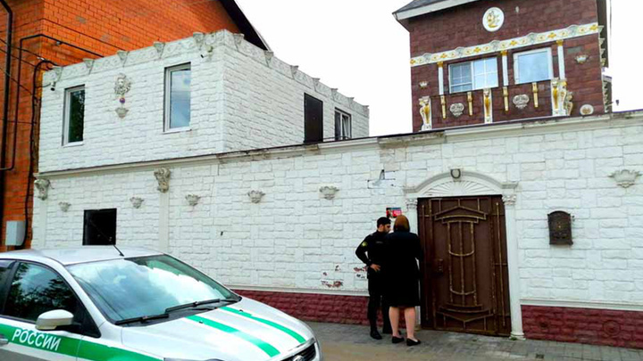 У ярославны арестовали особняк за 15 миллионов рублей