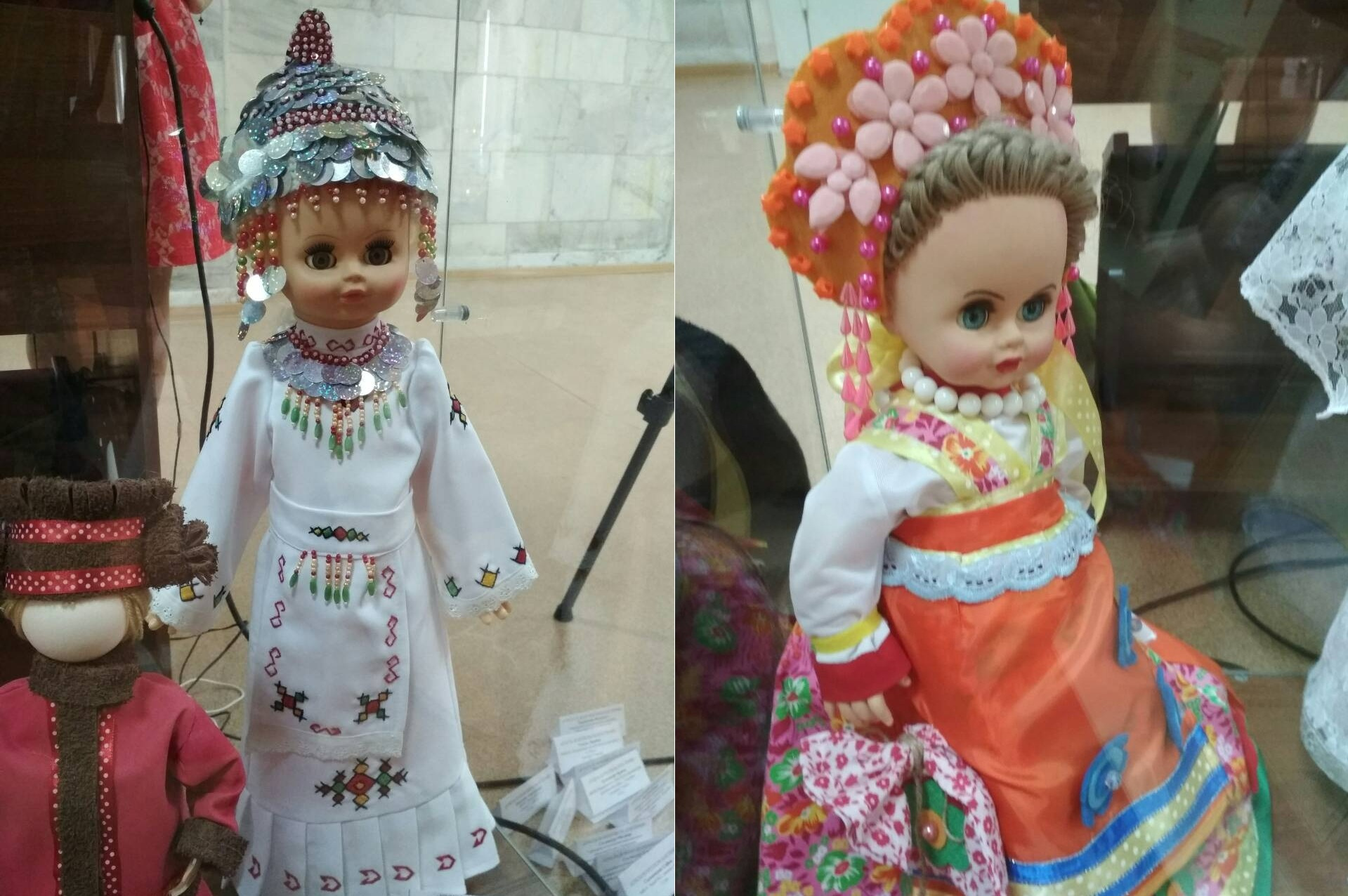 Некоторые использовали готовых кукол и шили им яркие наряды 