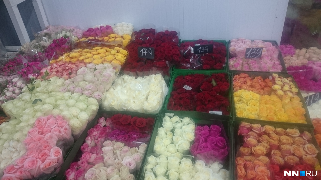 Цветы в магазине на улице Белинского дороже, чем в двух других цветочных