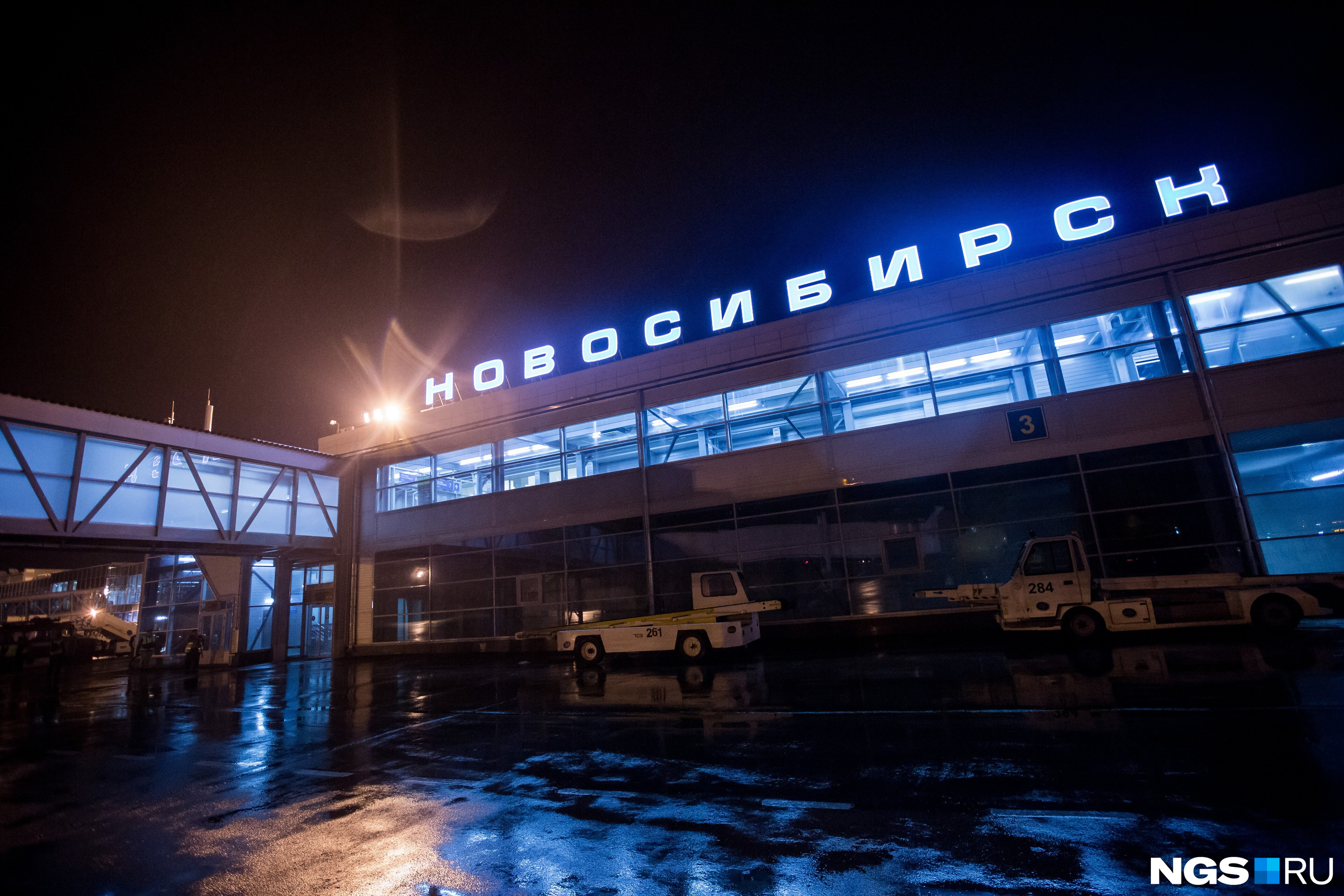 Отзывы аэропорт новосибирска. Толмачёво аэропорт 2022. Аэропорт Толмачево Новосибирск. Толмачева аэропорт Новосибирск. Аэропорт Толмачево Новосибирск 2021.