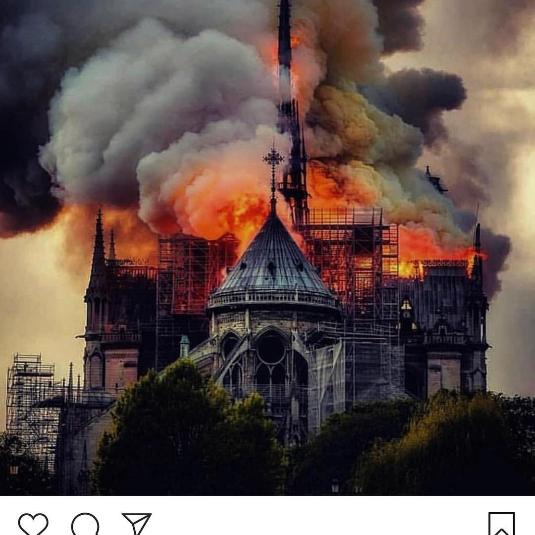 Весь мир следил за тушением пожара в соборе Парижской Богоматери
