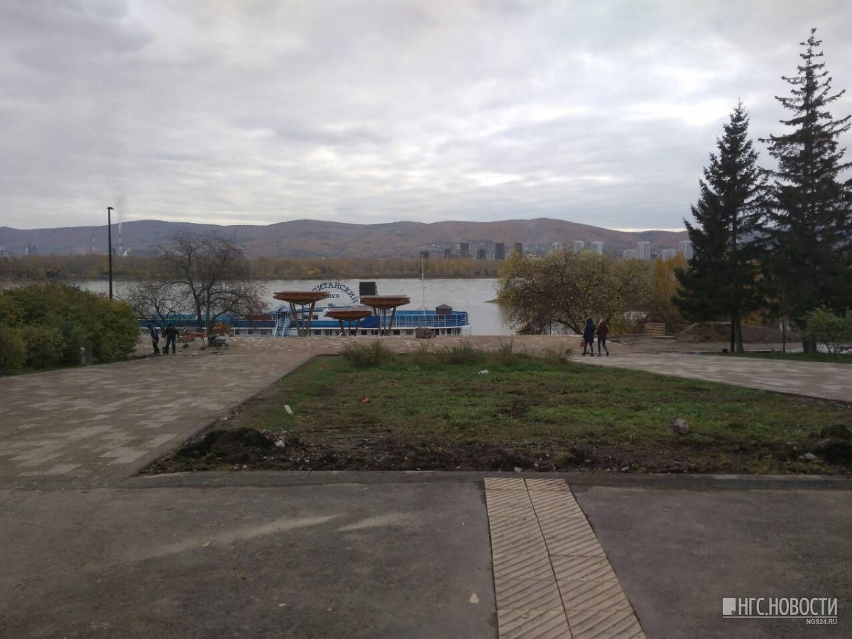 Основные изменения лучше заметны при прогулке по набережной от моста до Регпалаты Основные изменения лучше заметны при прогулке по набережной от моста до Регпалаты