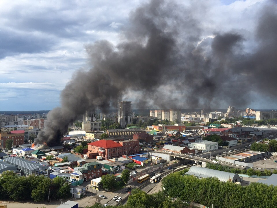 Пермь горячая. Пожар на Центральном рынке Пермь. Пожар на ЦКР Пермь. Горит Пермь рынок. Центральный рынок Уфа пожар.