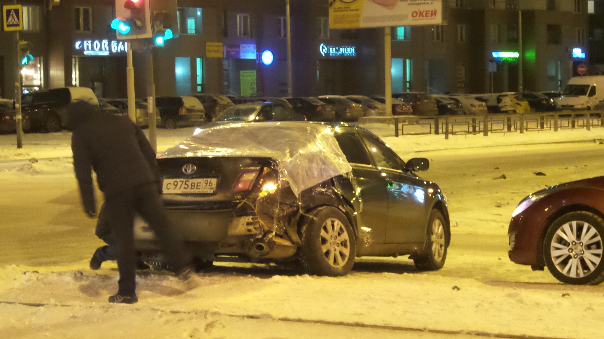 У1 новости екатеринбург. ДТП на де Геннина сегодня Вильгельма. Авария на де Геннина вчера че.