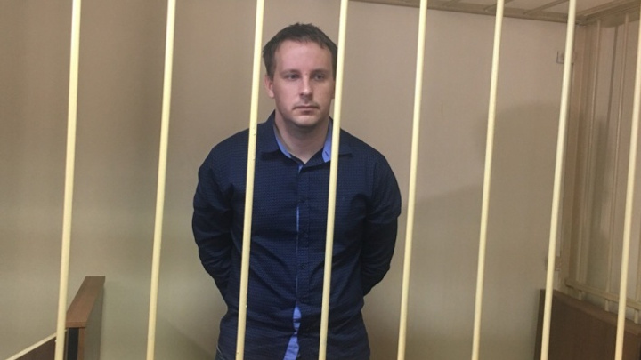 Бил заключённого по голове: суд продлил домашний арест фигуранту дела о пытках в ярославской колонии