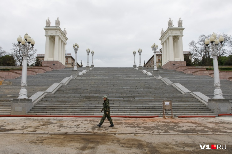 Гулять волгоградцев зовут на верхней террасе набережной Гулять волгоградцев зовут на верхней террасе набережной