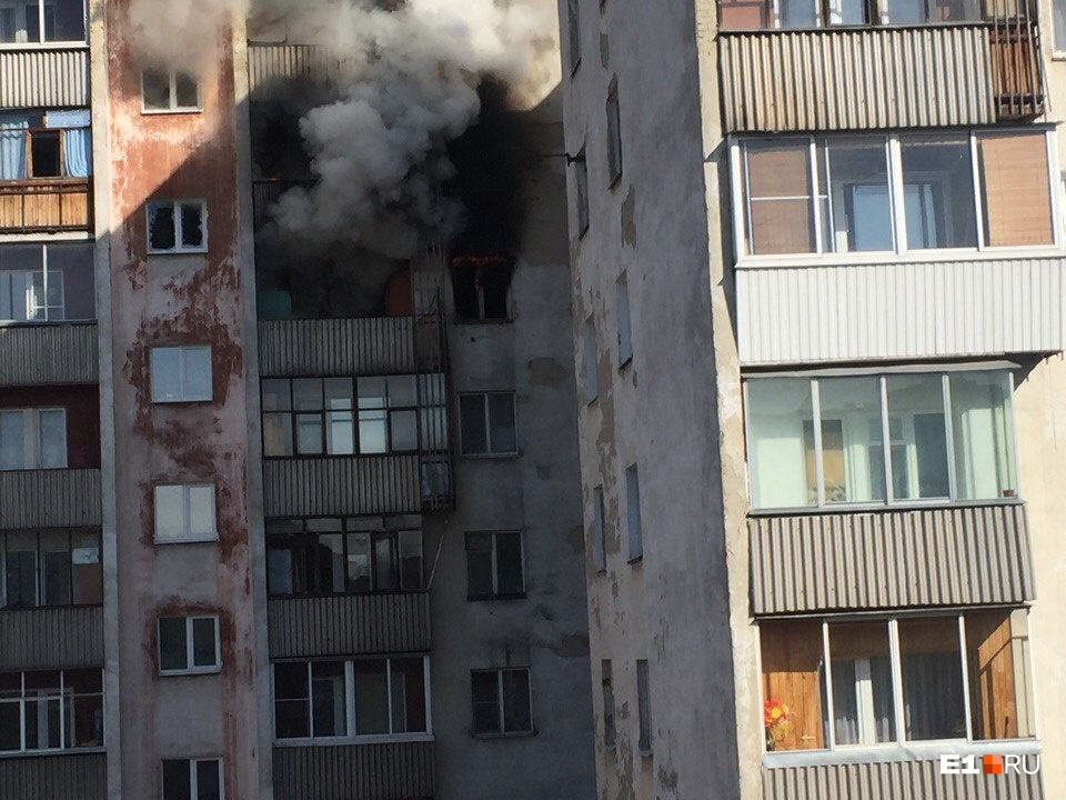 На Эльмаше пожар случился из-за того, что житель дома сам подключил оборудование На Эльмаше пожар случился из-за того, что житель дома сам подключил оборудование