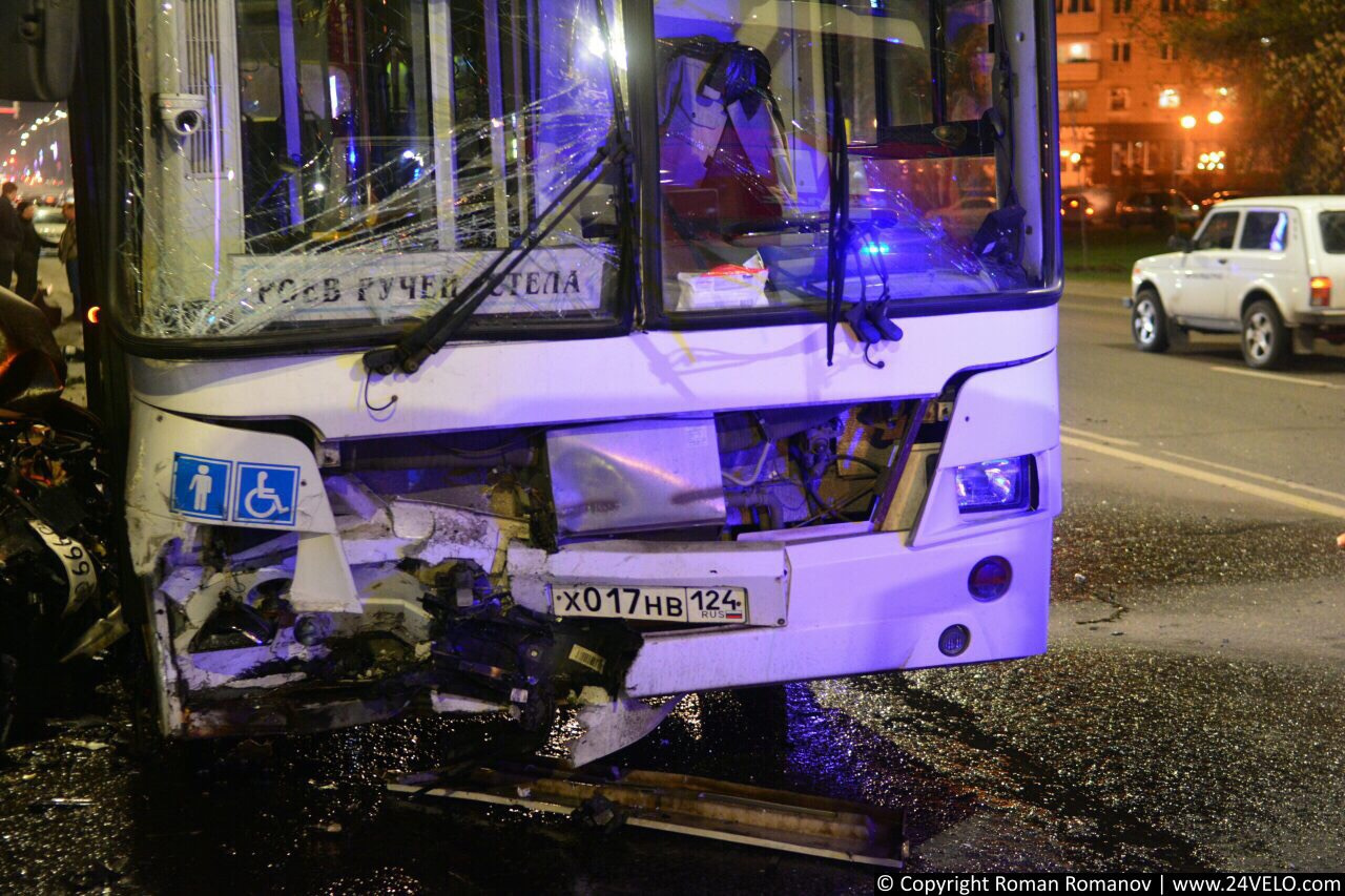 6 пассажиров автобуса доставили в БСМП 6 пассажиров автобуса доставили в БСМП