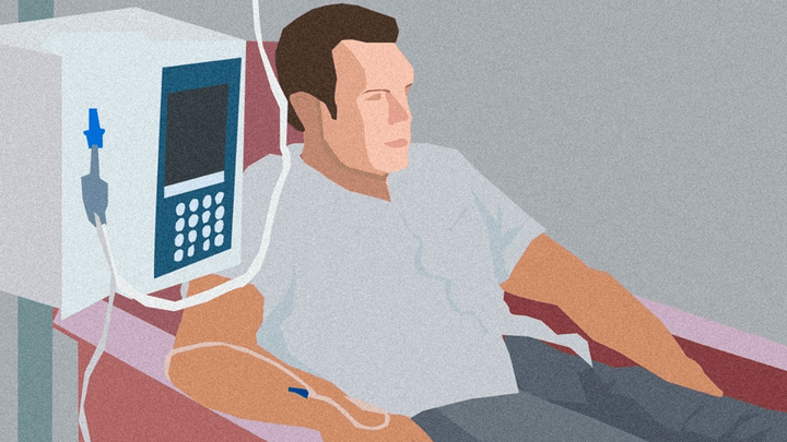 «Мы уже мертвые — врачи просто оттягивают время»: сотрудник уральского вуза — о том, как он лечится от рака