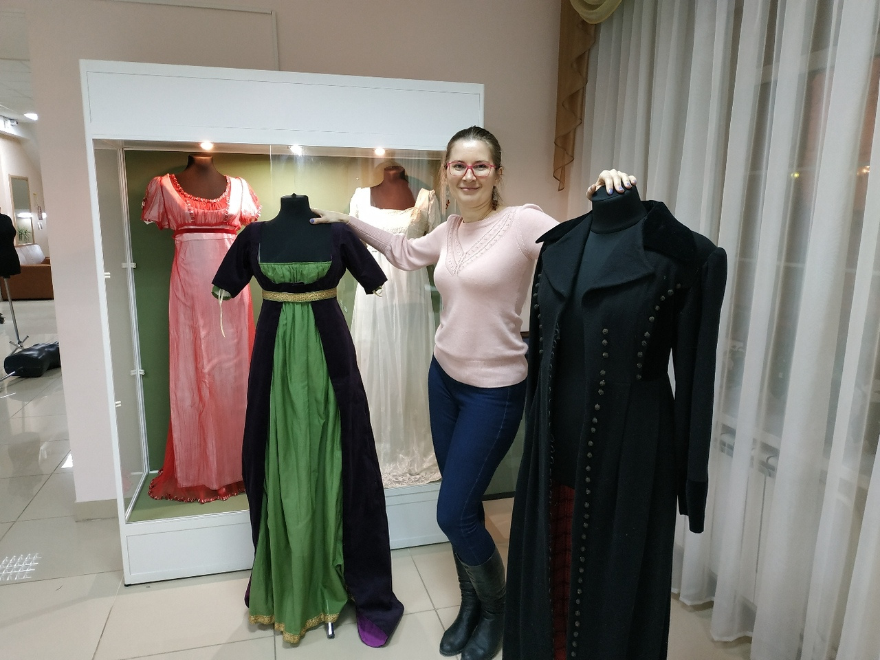 Ростовчанка занимается реконструкцией костюмов и показывает их на собственных выставках 