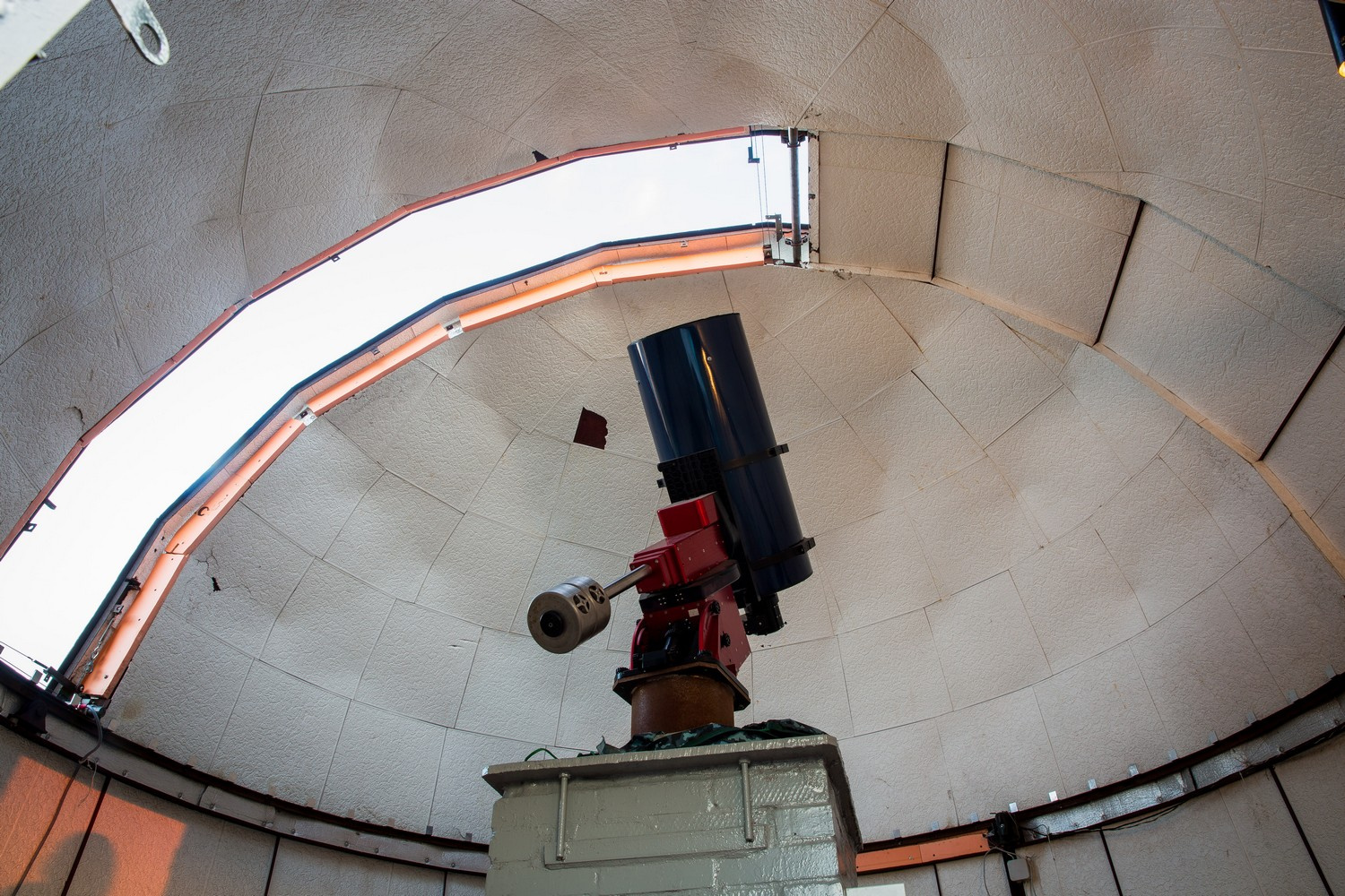 Телескоп «Парамаунт» прячется под куполом «Веги»