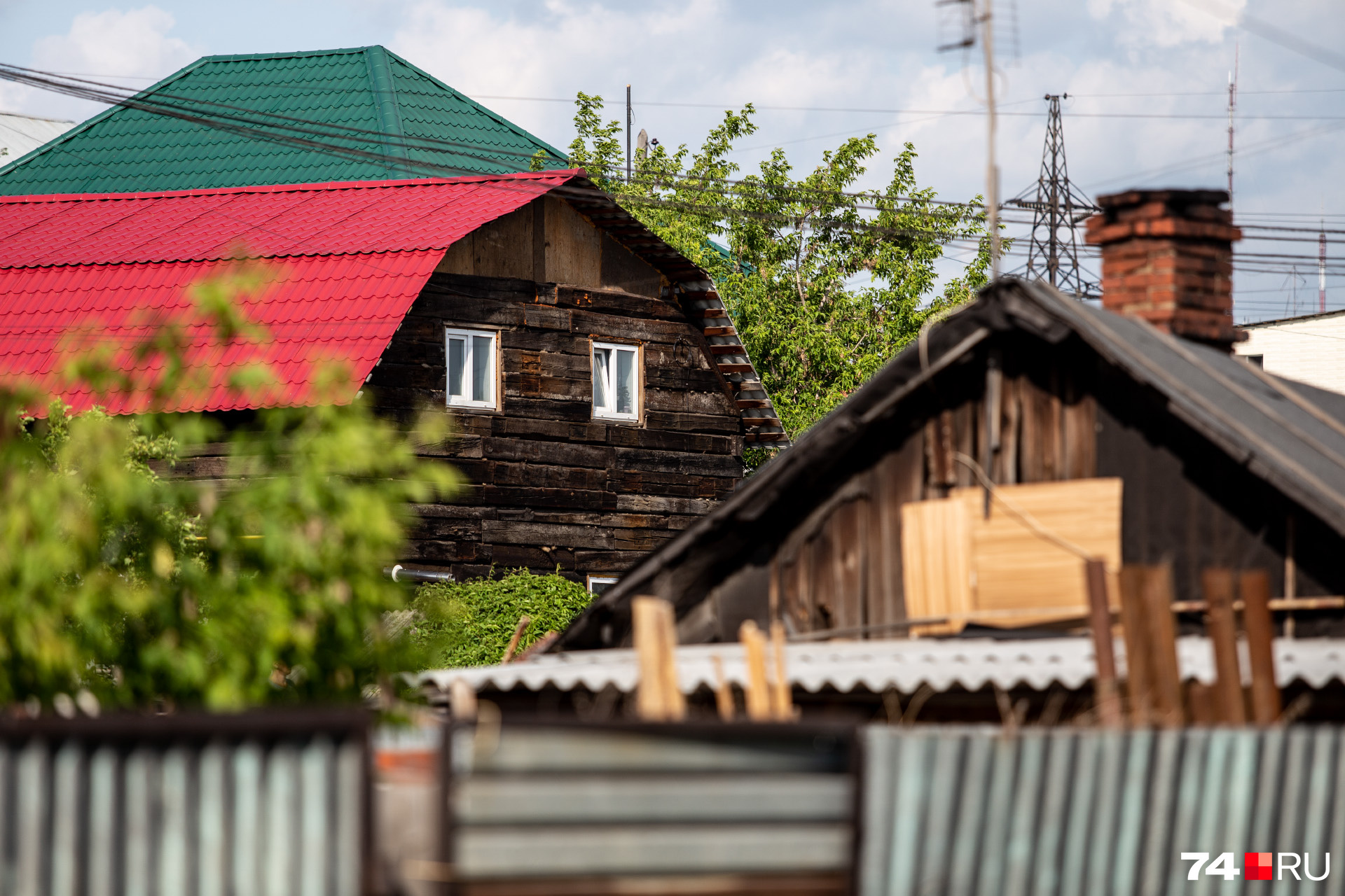 Деревня бараки. Екатеринбург частный сектор. Смоленск частный сектор. Частный сектор в Латвии Варламов. Колупаевка Челябинск.