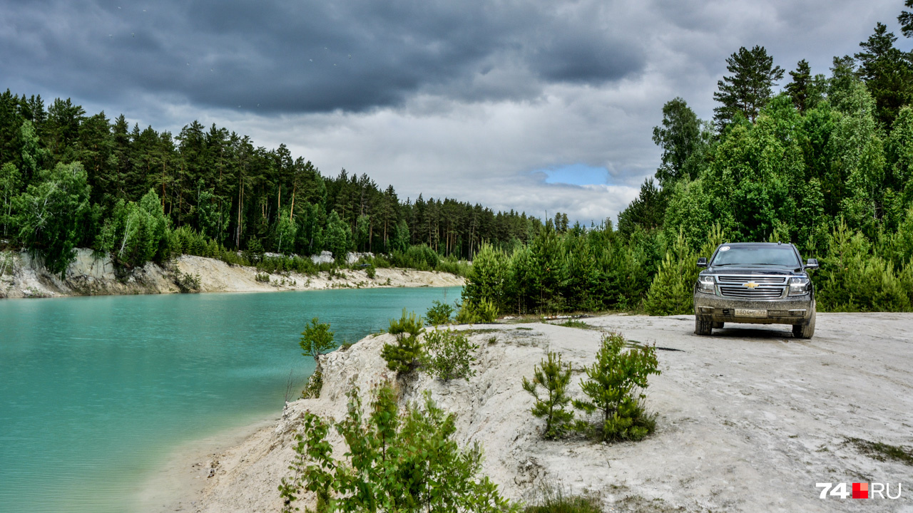 Впрочем, купаться нельзя: вода содержит вредные примеси, а двойное дно стоило жизни некоторым туристам Впрочем, купаться нельзя: вода содержит вредные примеси, а двойное дно стоило жизни некоторым туристам
